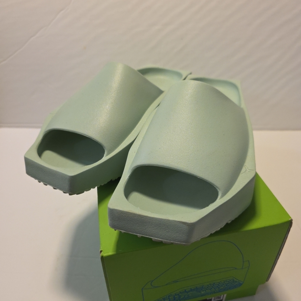 Jordan Women's Hex Slides Sandals Pistachio Sz 9 Men's 7.5 - Picture 2 of 5